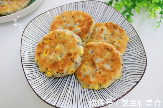 黑芝麻|夏季玉米正鲜嫩,搭配这两种面粉烙饼,又香又软,早餐吃很合适