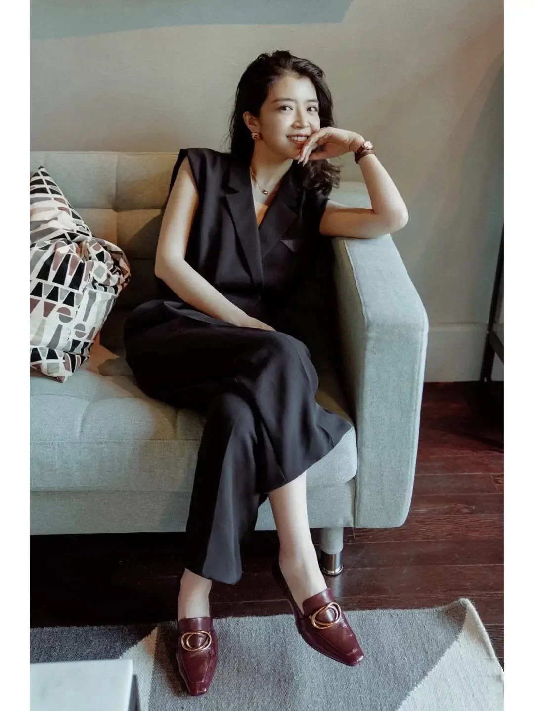 裸色|夏季鞋子怎么选?这3种颜色是雷区,容易显脚黑