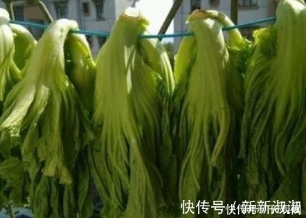 腌制|教你做酸菜，几十年老方法，不加盐就能做，做好酸爽清脆，特开胃