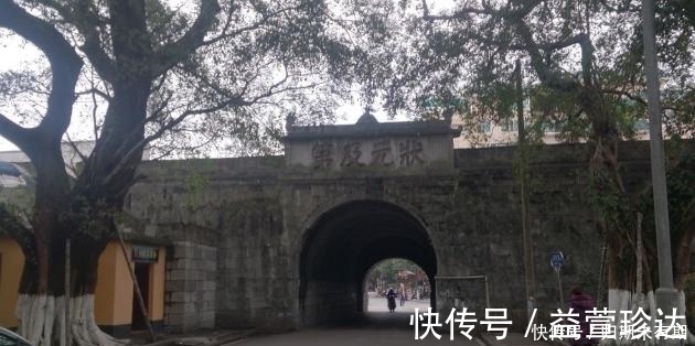 清华大学|中国最牛大学，坐落明朝王府院内，全国唯一5A级景区内收费高校