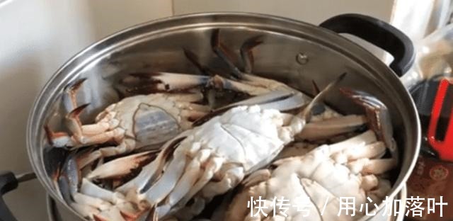 螃蟹|蒸螃蟹时,最忌直接上锅蒸,多做1步,蟹肉鲜嫩入味不流黄!