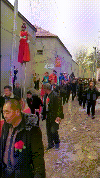 |搞笑gif:对于这种长着虎牙的妹子没有一点抵抗力,哈哈哈