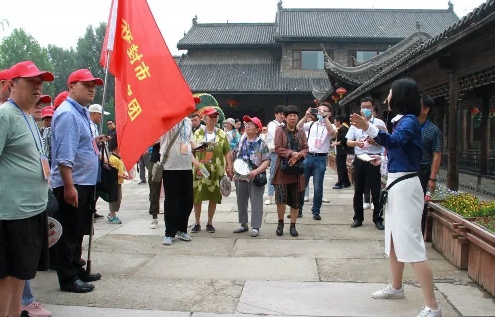 汴京|汴绣、汴京灯笼张、旗袍……市民考察团这次去了哪儿?