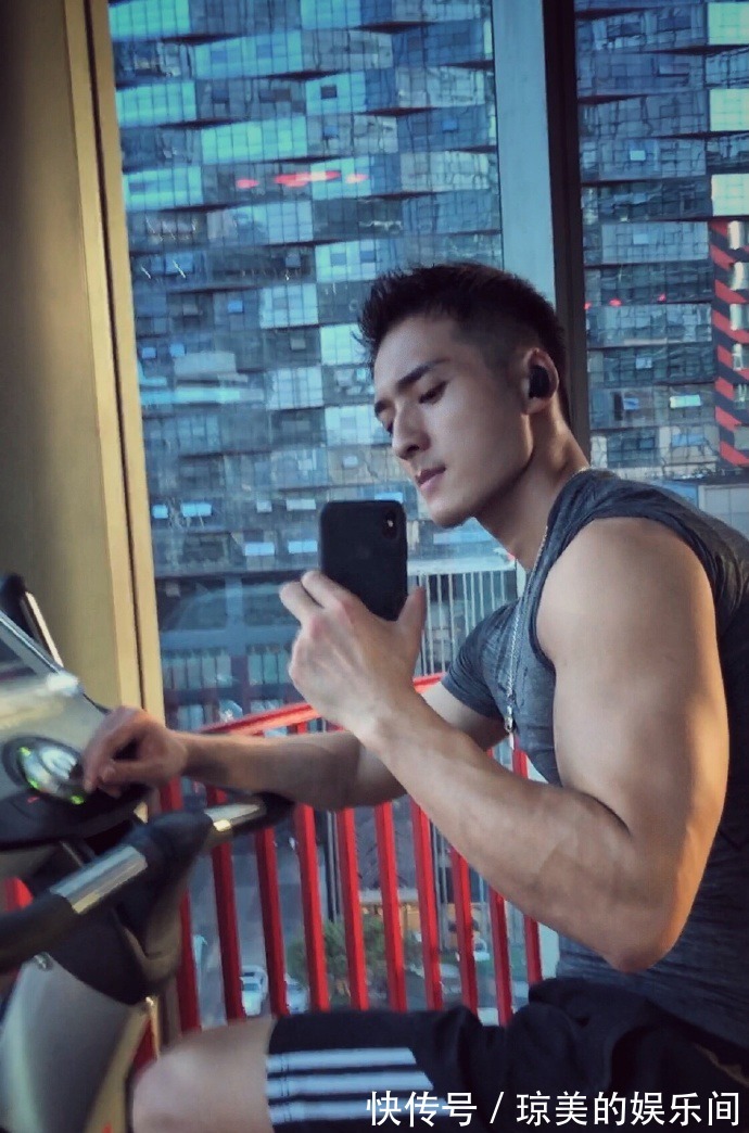 肌肉|成都体育学院肌肉学霸，看这人鱼线公狗腰，就知道耐力十足！