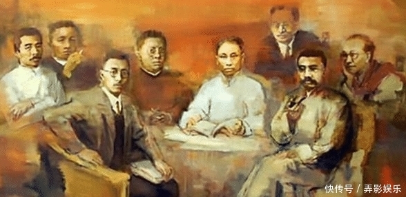 概括|郭沫若4字骂鲁迅,鲁迅5字回骂,概括郭沫若一生