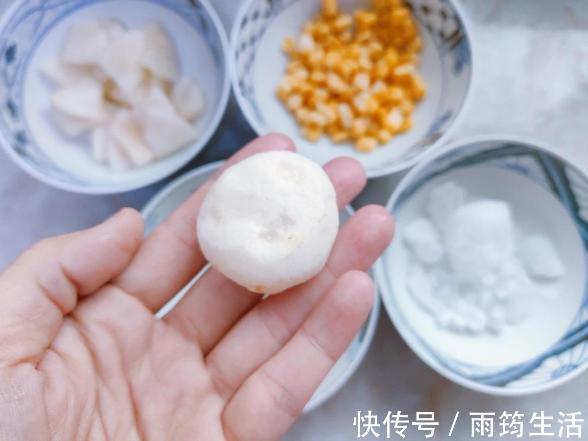 甜玉米|自制南瓜玉米马蹄梨子饮，营养美味，甜甜的，孩子很喜欢喝