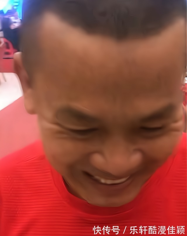 村民|村民把全红婵爸爸一顿夸!全爸被夸得不好意思,笑容憨厚频频点头