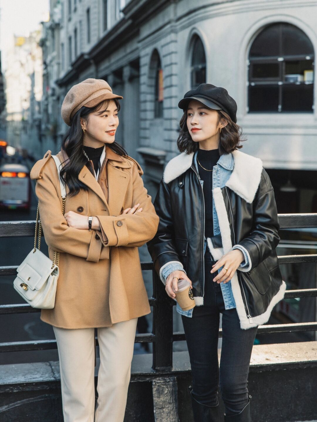 质地 “皮毛一体外套”又火了,这几种搭配保暖又帅气,普通人也能驾驭