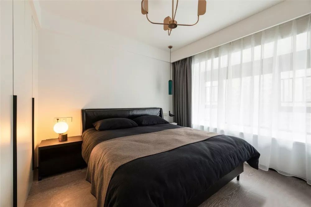 115㎡现代简约风，黑白灰气质高级！朋友却吐槽：像酒店