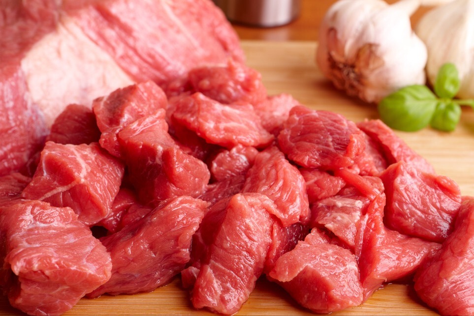 三伏天多吃此肉，营养丰富很滋补，香嫩软烂又入味，夏天吃很下饭