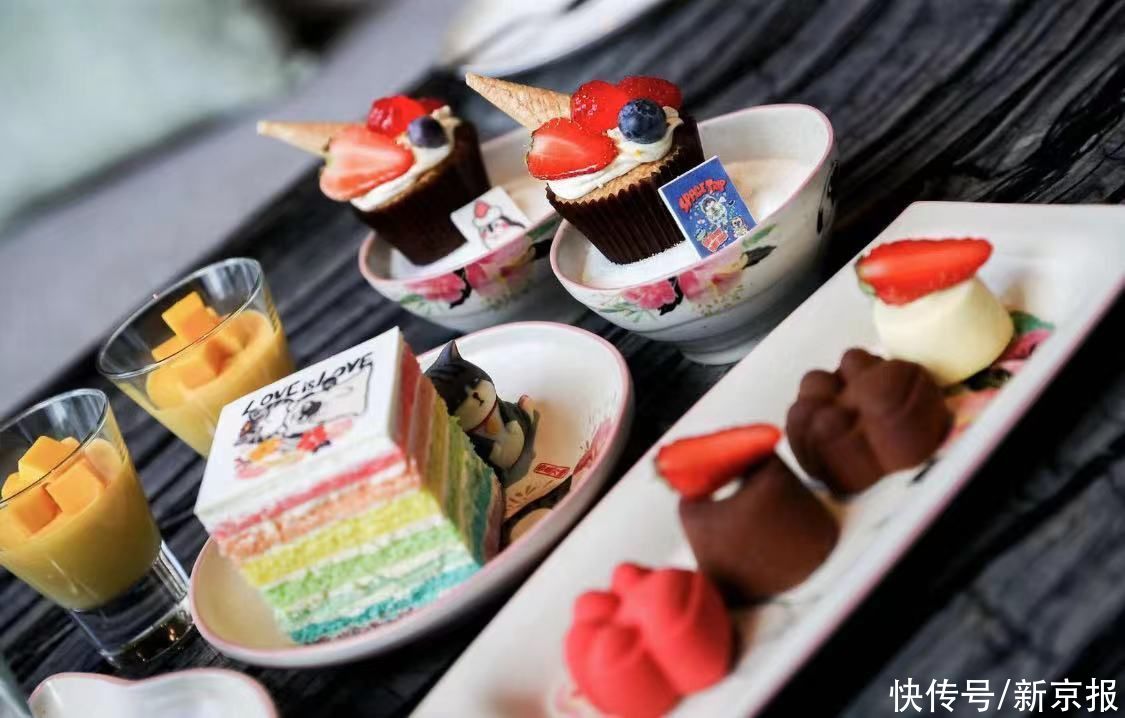 人气IP“吾皇”胖猫入驻酒店，推出首家吾皇万睡主题店