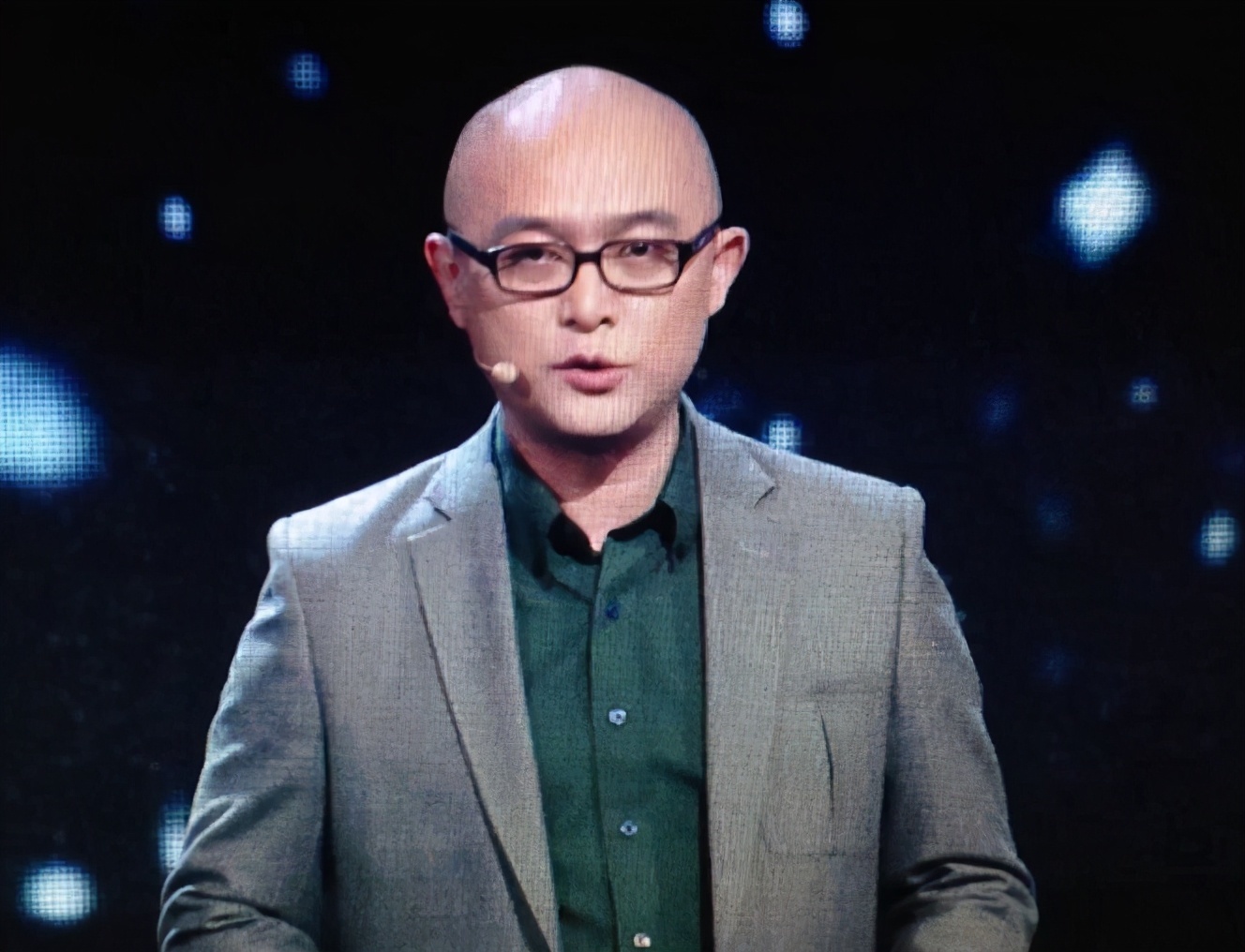 非诚勿扰:小伙月薪5千,灯几乎全灭,真实身份让女嘉宾气得跺脚