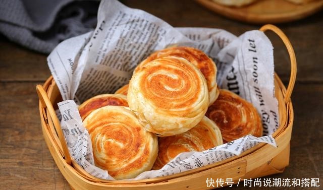 油酥饼做法并不难,掌握正确配方和比例,保证层层酥脆一碰就掉渣