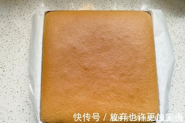 自制香浓的可可蛋糕卷，做法简单又方便，怎么卷都不开裂