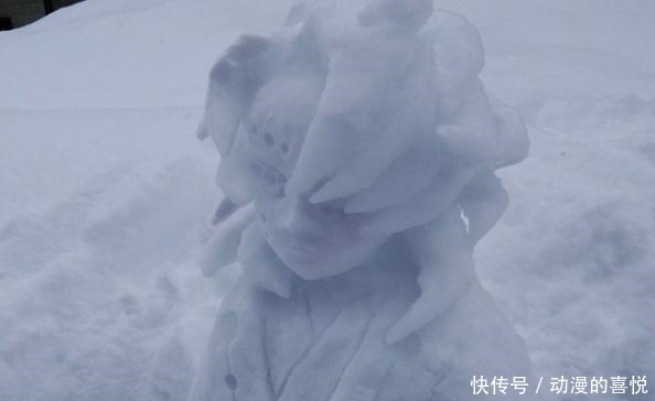 又到了堆雪人的季节，但是这样的二次元雪人，你能堆出来吗？