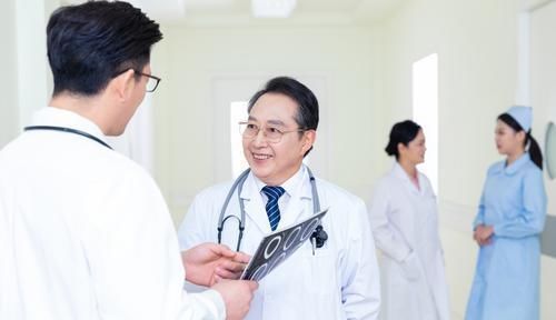 糖尿病|远离糖尿病，吃饭两不要，晨起两坚持，恭喜你，你的血糖会更好