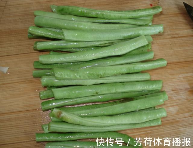 鸡蛋|一把豆角2个鸡蛋,外婆教我老式炒豆角做法,隔三差五吃一次,香
