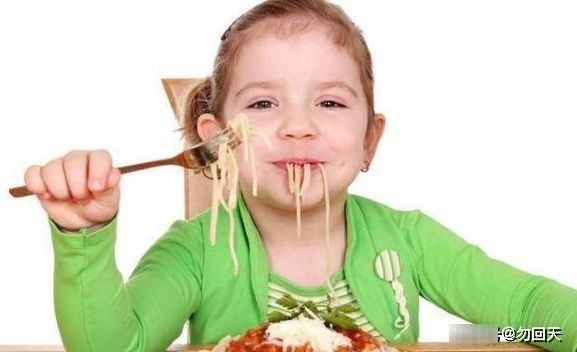 女孩|女孩第一次来月经,若小于这个年龄,偷乐吧,对孩子发育有好处