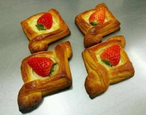 买面包时,你若避开这四种面包不拿,老板一看便知是“行家”