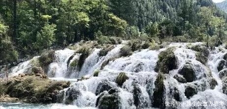 九寨震后实拍：火花海溃坝造就的新景点～双龙海瀑布