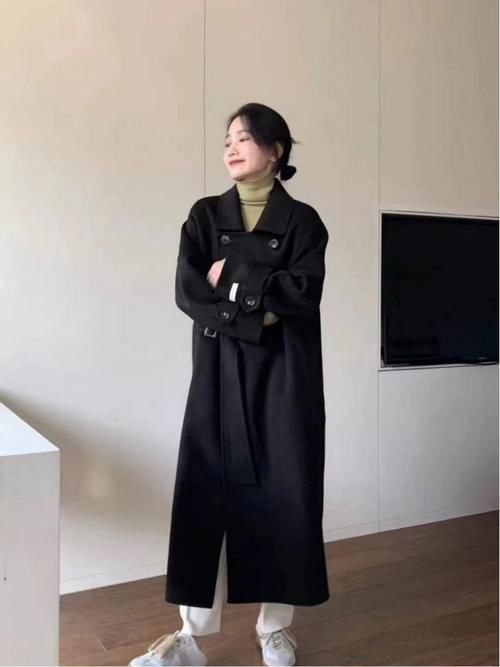 冬季大衣怎么穿才精致？这几款韩系搭配保你喜欢，简约又很淑女