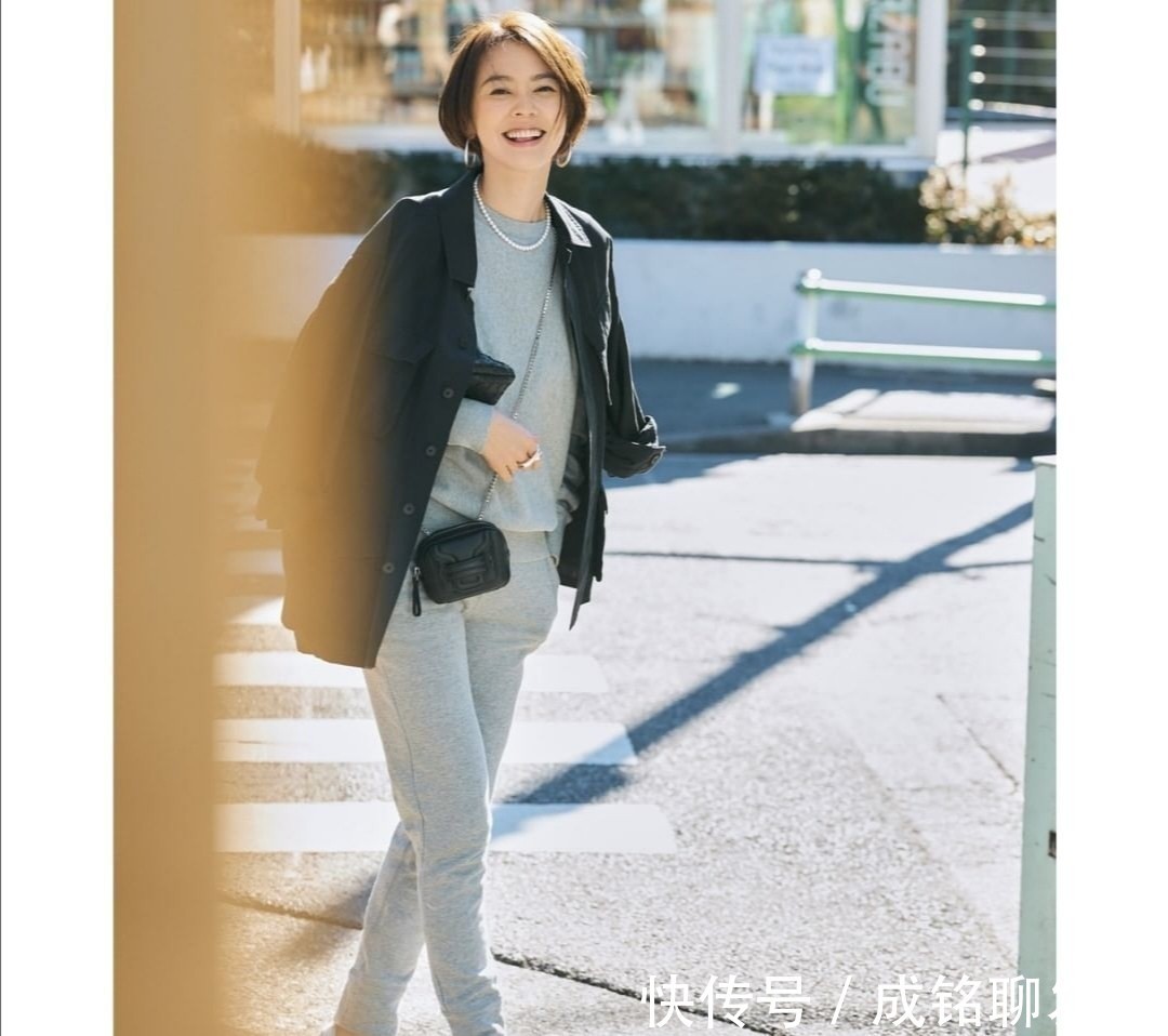 高跟鞋|四十岁女人穿卫衣，建议避开这几个错误搭配，拉低档次又没气质