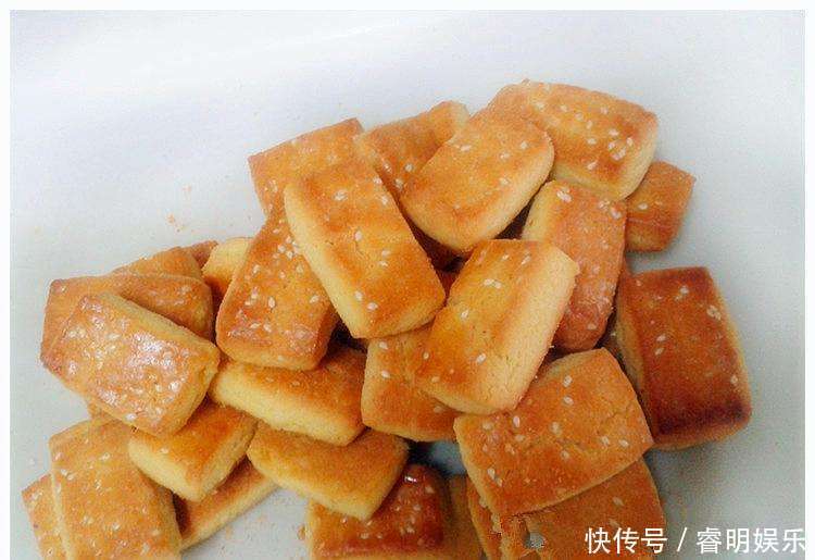 此是东北传统小吃,是家庭常备小点心,比桃酥还香,酥脆香甜!