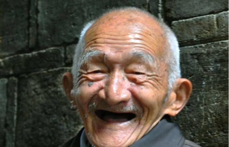 100岁长寿老人的健康秘诀,从来不碰一件事,长寿并不难