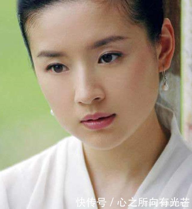 人过中年,别再踩着“雷区”化妆了!避开显老3要素才更显年轻