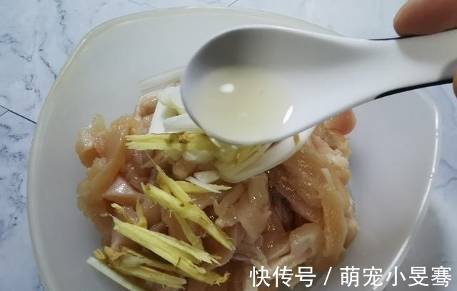 关晓彤晒出减肥食谱,全是妈妈亲自搭配,难怪个高还那么瘦,服气