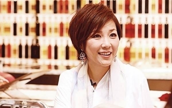 京东|又一电商平台轰然倒下，创始人是知名女主持人，“套现”数亿离场