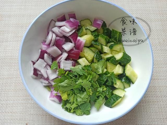 年夜饭必备的6道凉拌菜，清爽解腻，营养又美味，看着就很有食欲