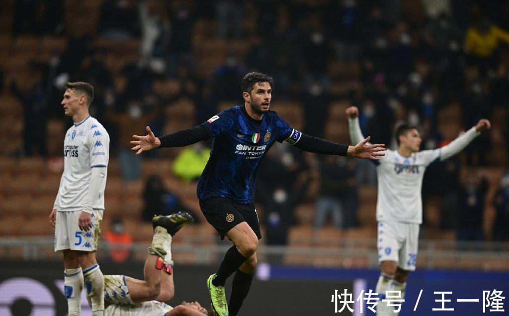 意大利杯|3-2!绝平+逆转!意甲豪门终于赢了,57%控球+轰26脚,剑指第8冠