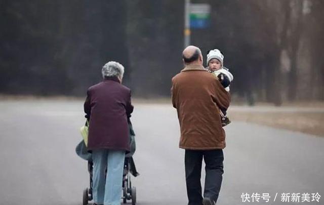 姥姥|外婆将外孙养到上学,现在奶奶来抢爸爸不干你带过一天