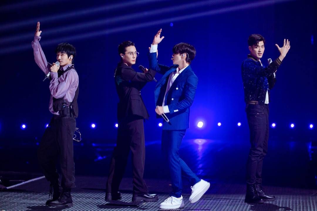 情怀|质感舞台掀起“情怀杀”《披荆斩棘的哥哥》开启滚烫人生