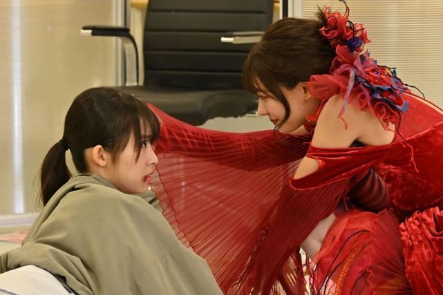 一部分|假面骑士Revice：樱妹的恶魔猜想，难道是女王吗？