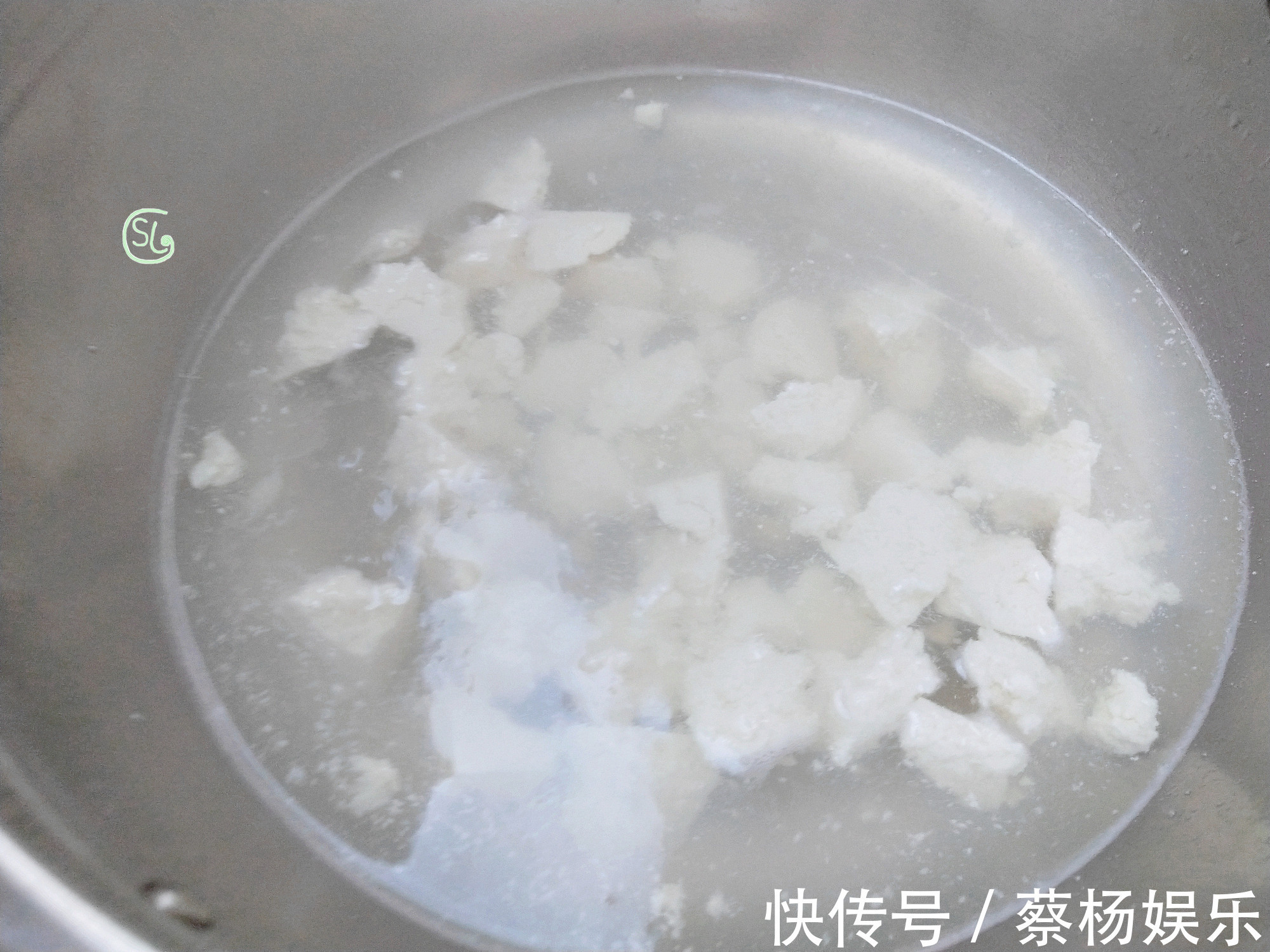 家人|天变热，三天两头就做这道凉拌菜，8分钟搞定，家人都爱吃