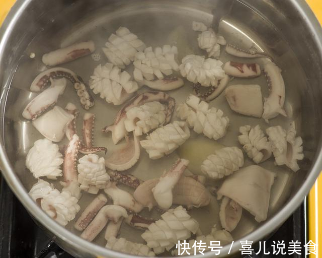 鱿鱼这么做最简单,开胃解馋又下饭,米饭遇上它有多少都不够吃!
