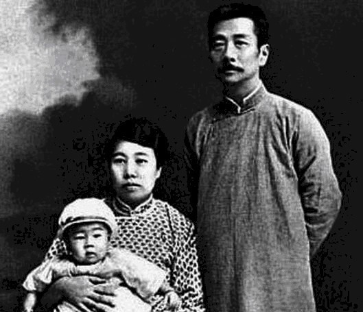 无言以对|鲁迅在同个店理发,为何付的钱不一样?他的回答令理发师无言以对