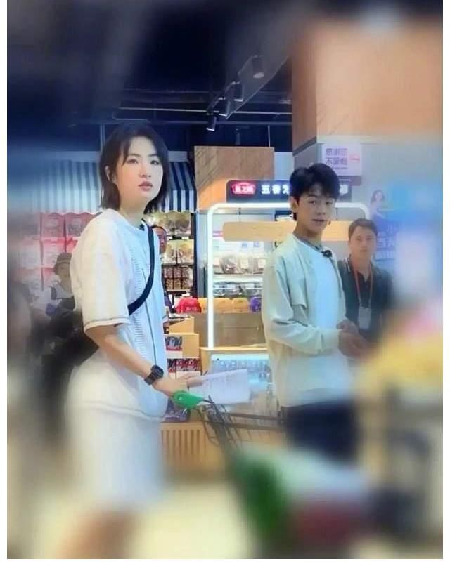 路透照|《中餐厅》第五季路透照曝光,周也颜值太出众,姚安娜如同素人!