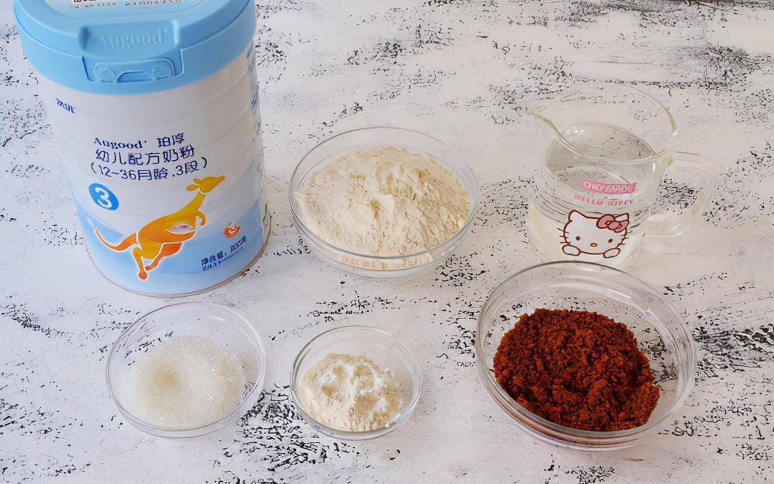 1碗糯米粉加上半勺红糖，做一份好吃解馋的小吃，软糯好吃