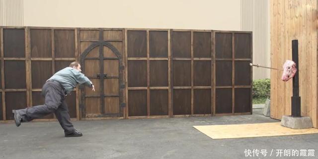 四棱锏&这把老外复原的中国古代四棱锏,威力骇人,测试起来简直太残暴