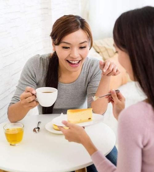 下午茶|女性“最容易”发胖的4大时间段，若都能避开，体重或悄悄往下降