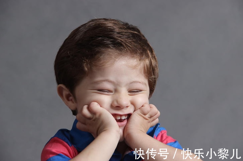 男孩|男孩9岁每天吃母乳,5次断奶均失败,医生摇头:你来晚了