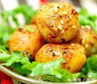 我家隔三差五做一次此饼，不用放一滴水，色香味俱全，刚上桌吃光