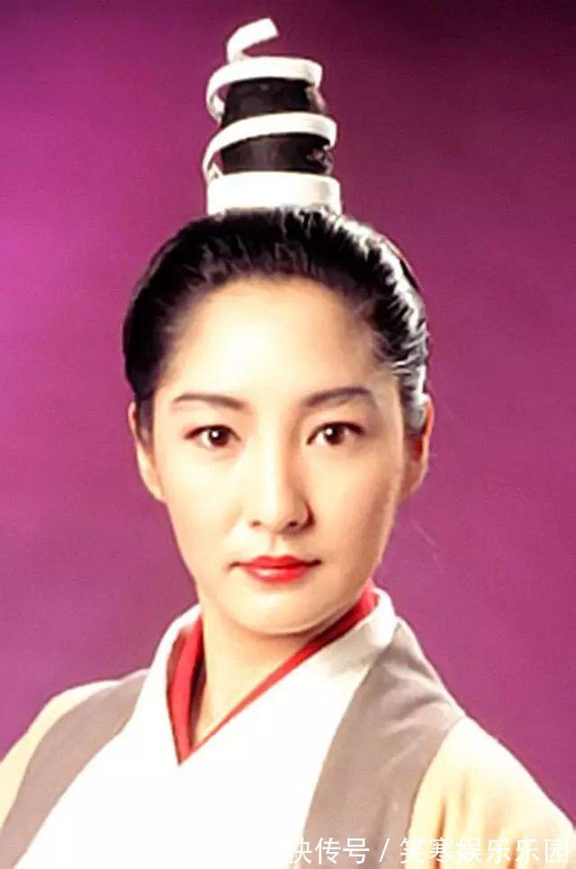 李莫愁 时隔26年,奢侈品把“李莫愁同款”搬上时装秀,这操作太洋气了