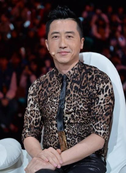 他74岁参加“中国好声音”,四位导师全不转身,庾澄庆:我们不配