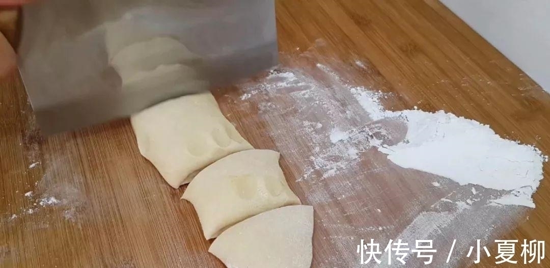 4勺红糖, 1斤面粉, 不用烤箱比面包油条都好吃, 30岁的我头一次吃