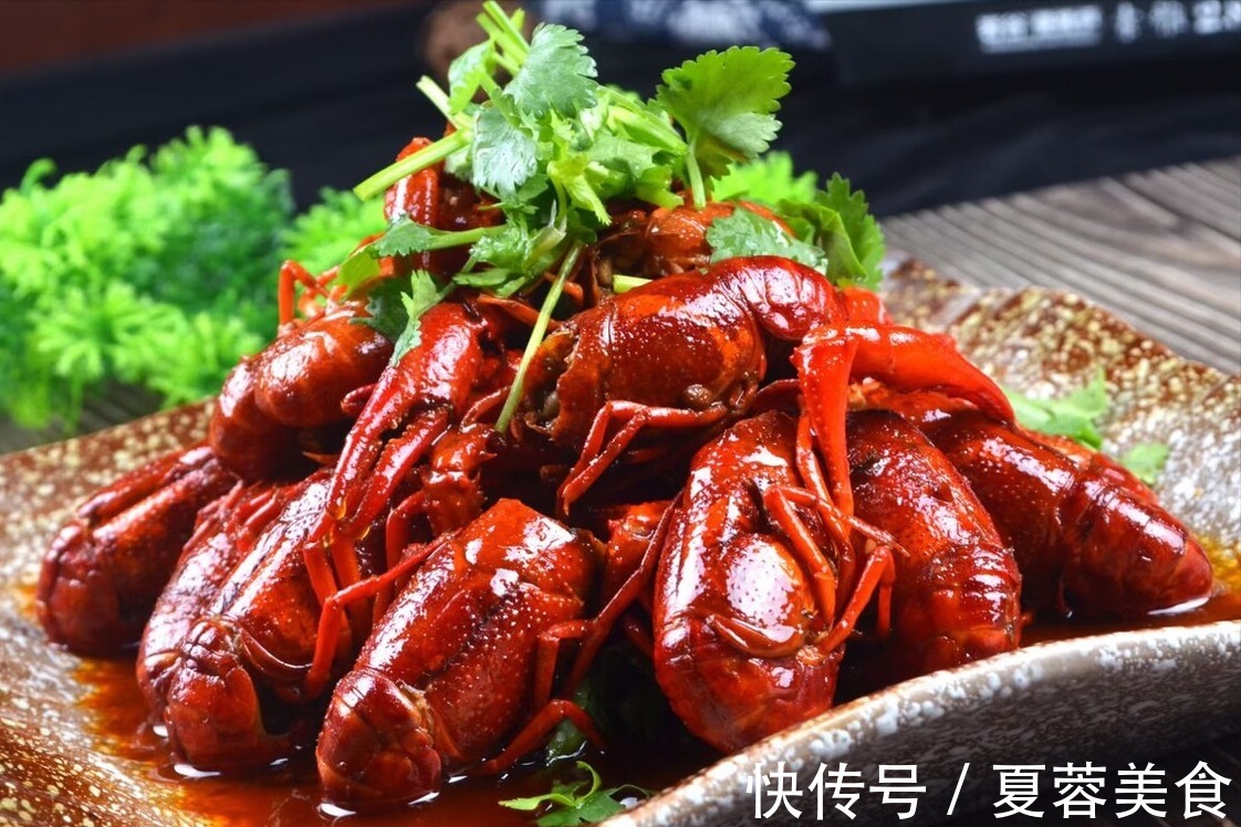 小龙虾不管怎么做，清洗很关键，教你一招，洗得干净，吃着放心