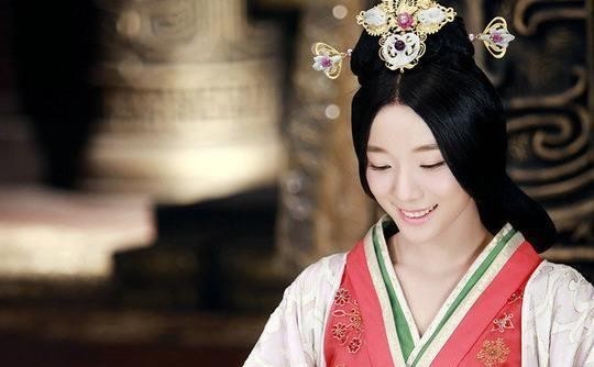 诗句|关于红颜佳人的5个诗句,流传千百年,让人津津乐道